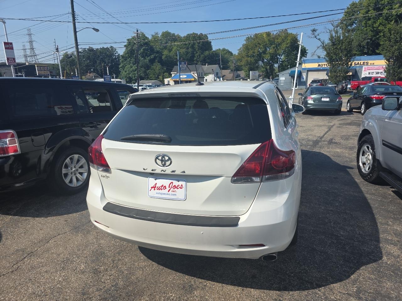 Toyota Venza LE I4 FWD 2014