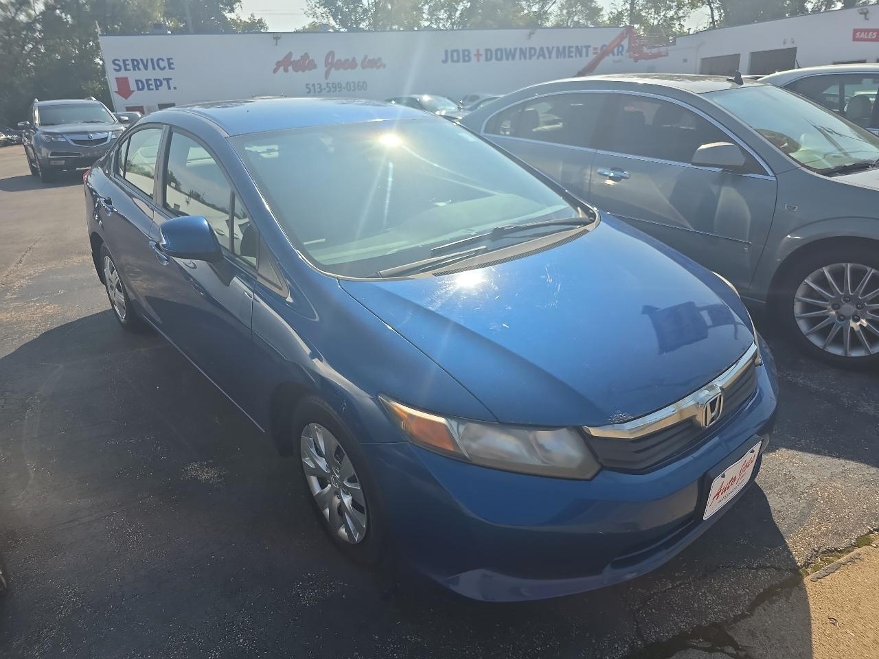Honda Civic LX Sedan 5-Speed AT 2012