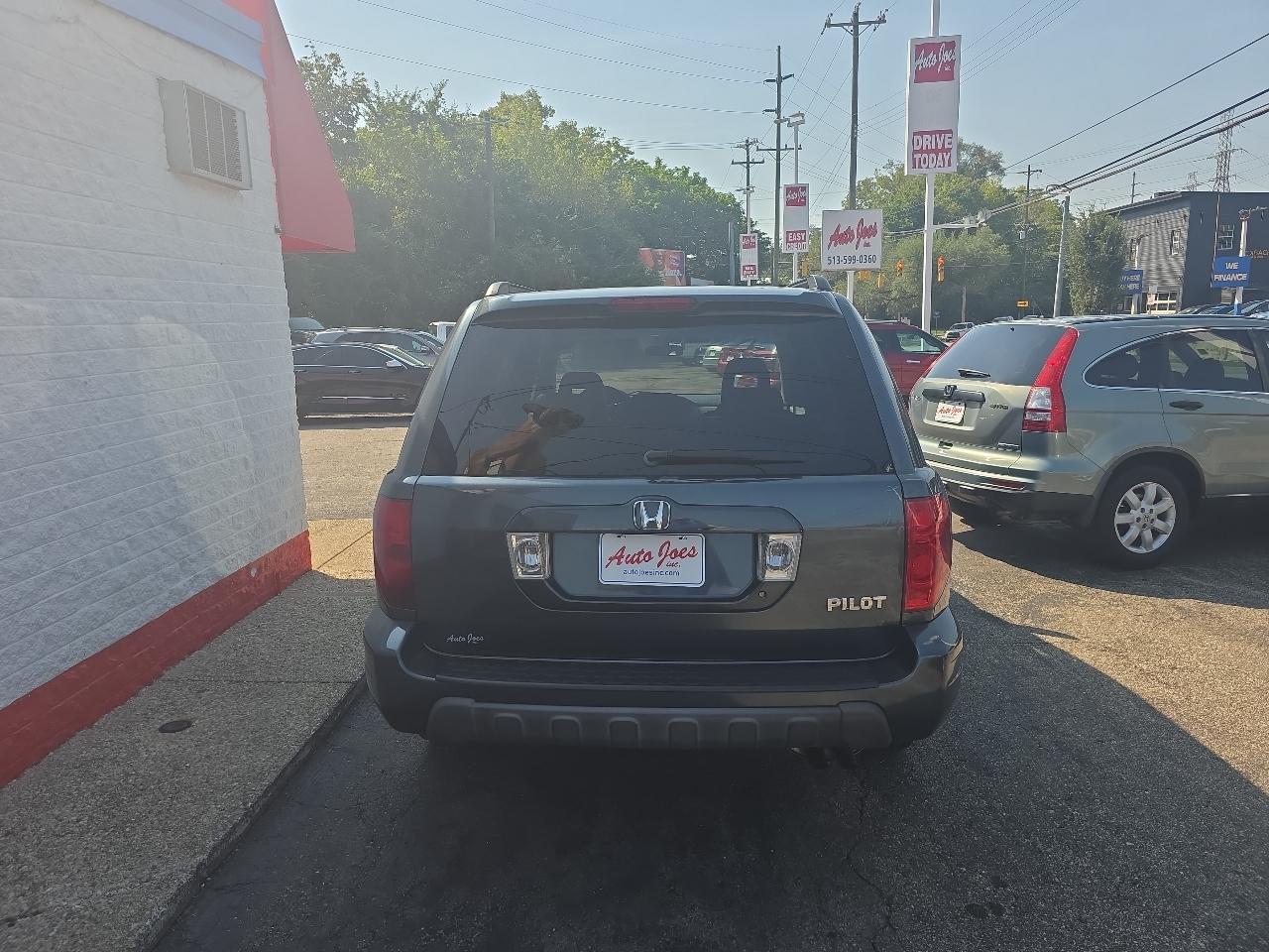 Honda Pilot EX w/ Leather and DVD 2005