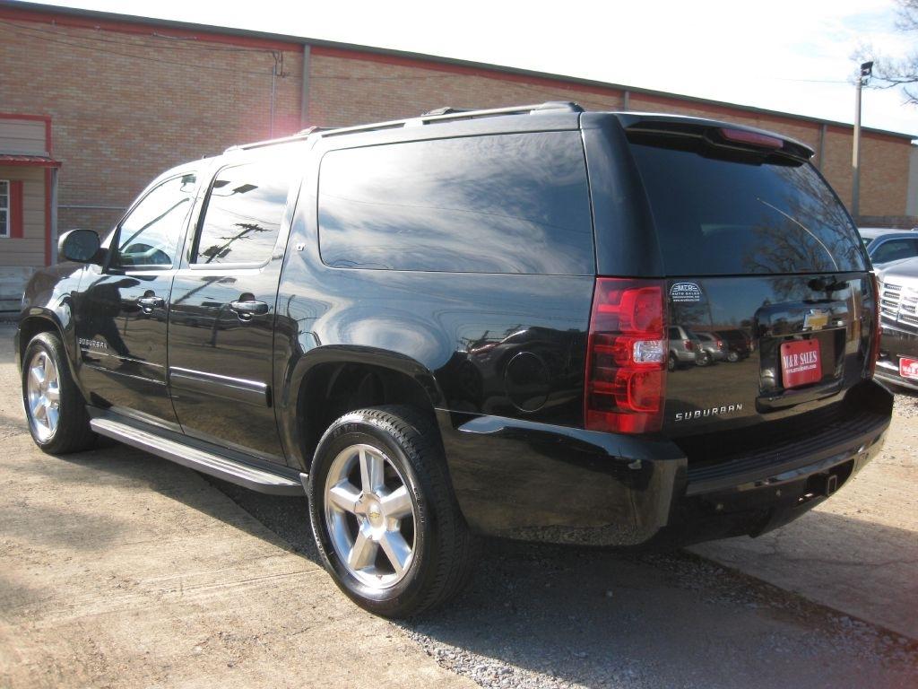 Chevrolet Suburban  2012