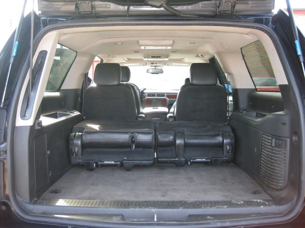 Chevrolet Suburban  2012