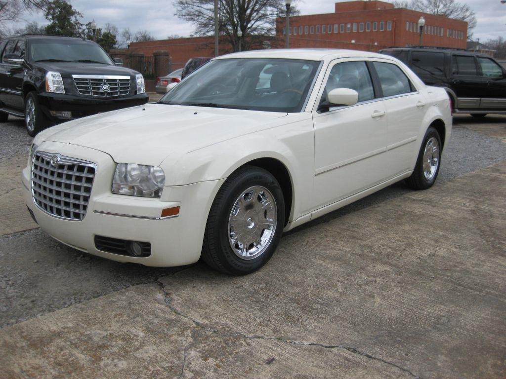 Chrysler 300  2005