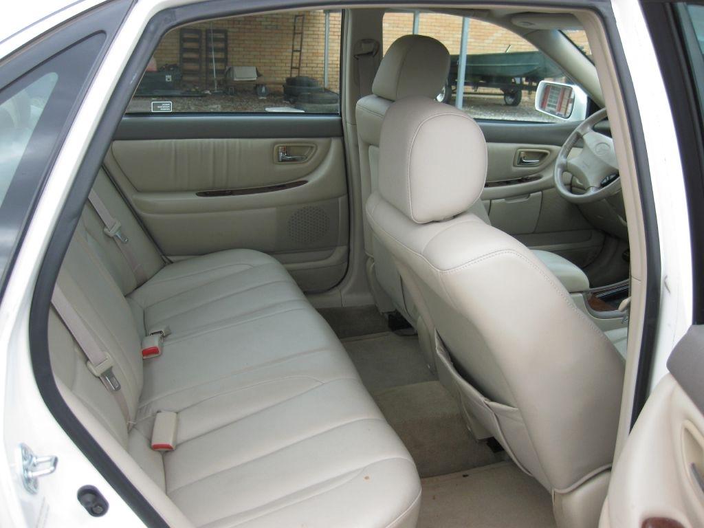 Toyota Avalon  2000