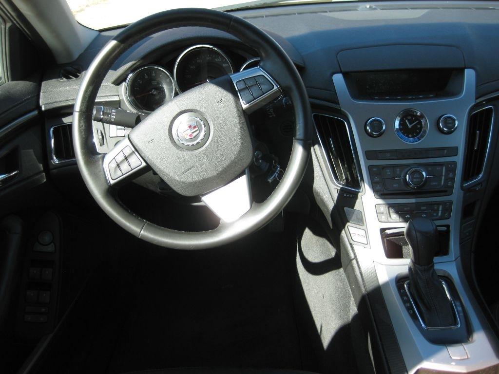Cadillac CTS  2011