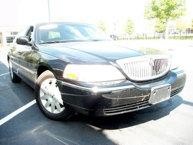 Lincoln Town Car Signature Limited 2011