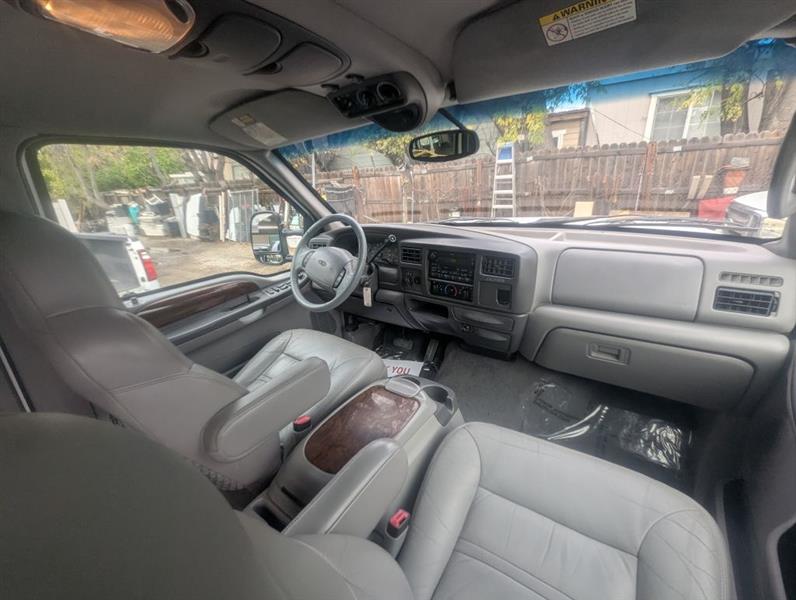 Ford Excursion  2000