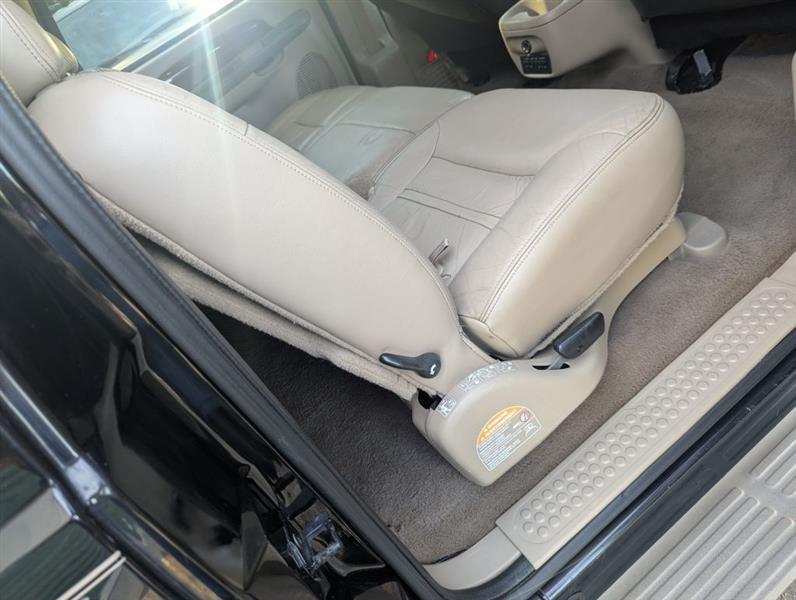 Ford Excursion  2001