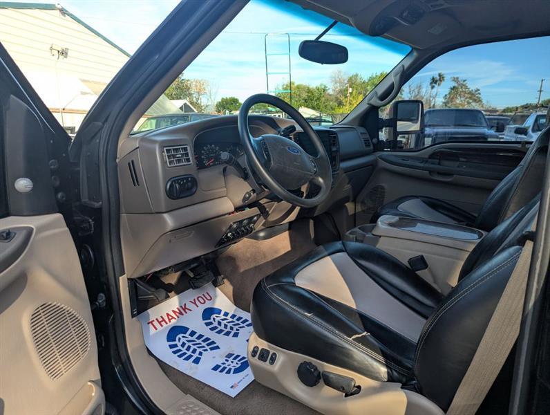 Ford Excursion  2001