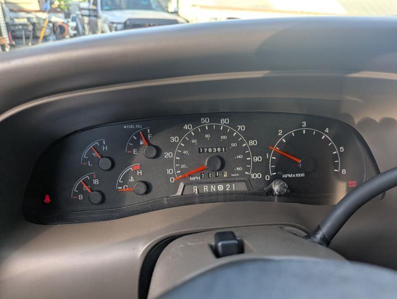 Ford Excursion  2001