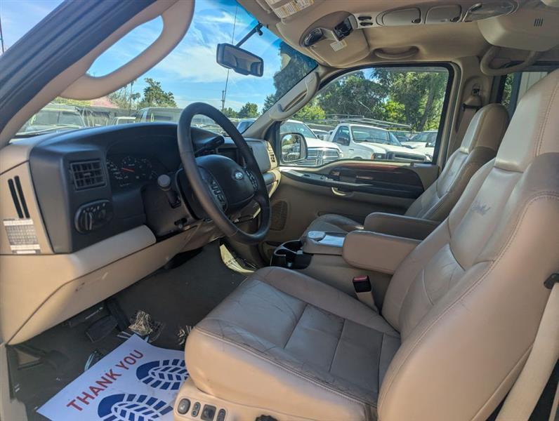 Ford Excursion  2005