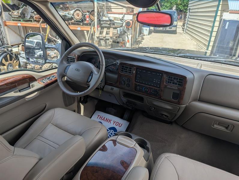 Ford Excursion  2001