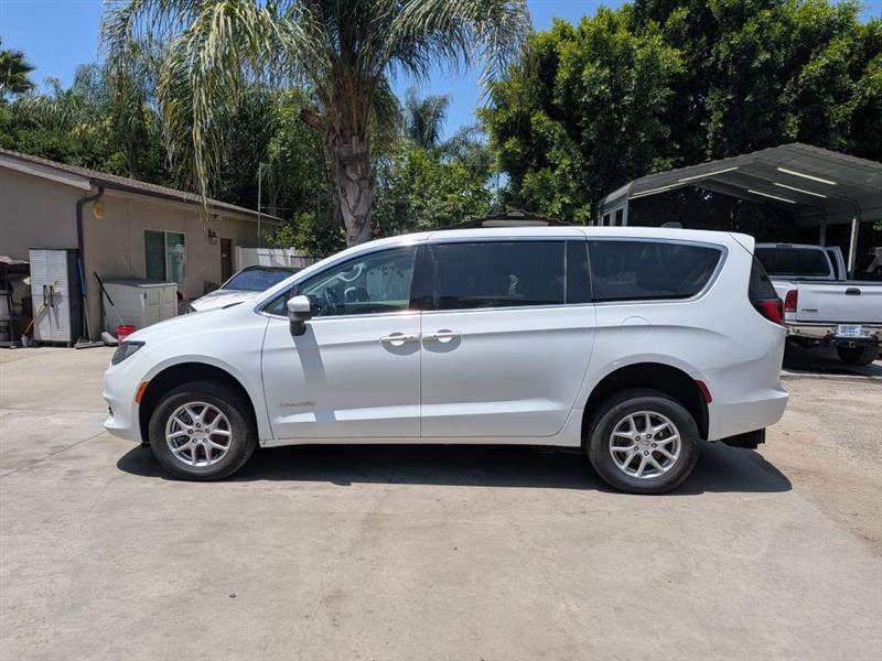 Chrysler Voyager  2023
