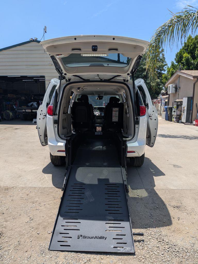 Chrysler Voyager  2023