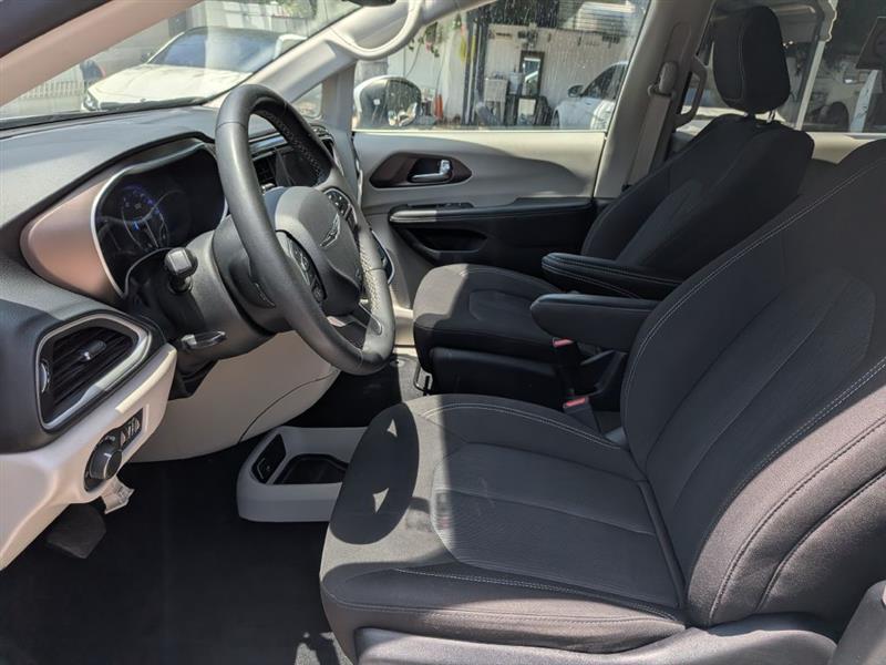 Chrysler Voyager  2023