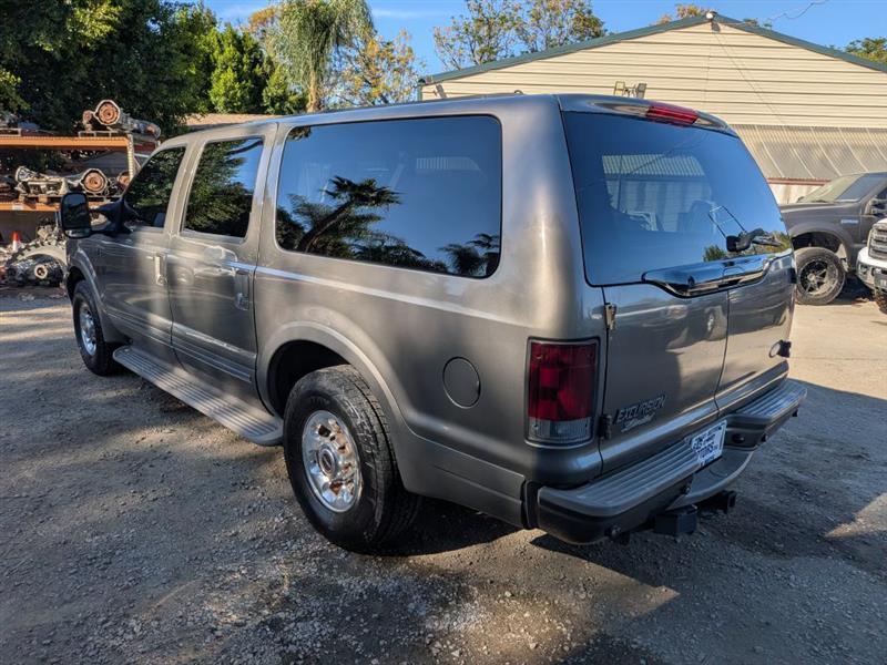 Ford Excursion  2003