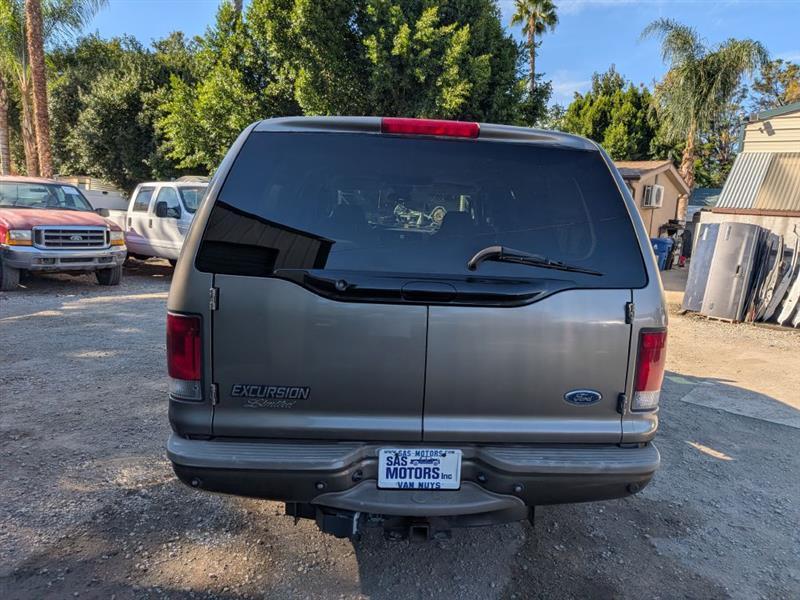 Ford Excursion  2003