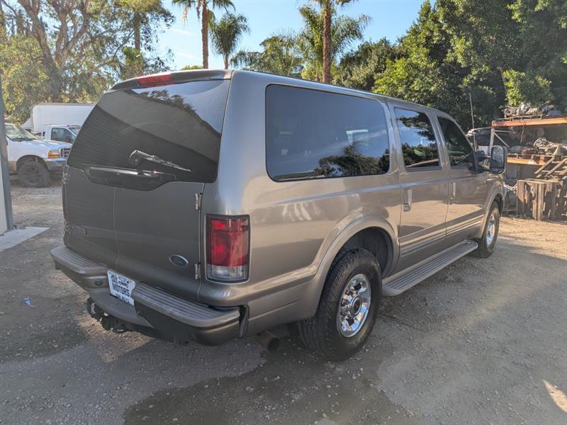 Ford Excursion  2003