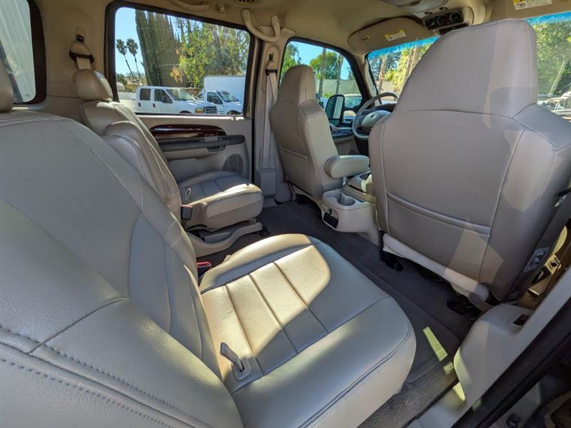 Ford Excursion  2003
