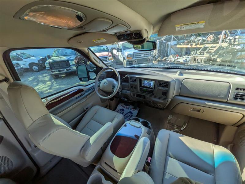 Ford Excursion  2003