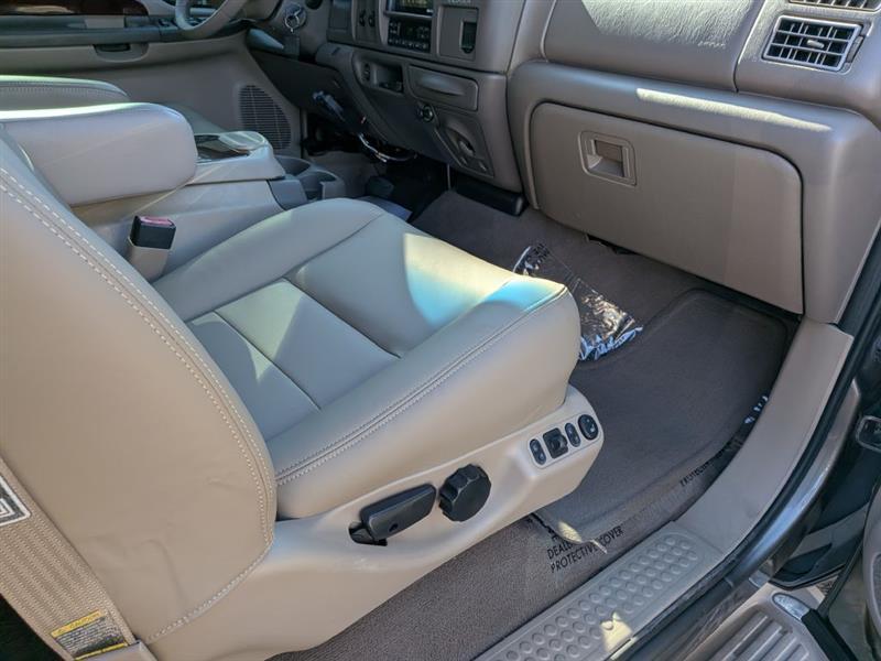 Ford Excursion  2003