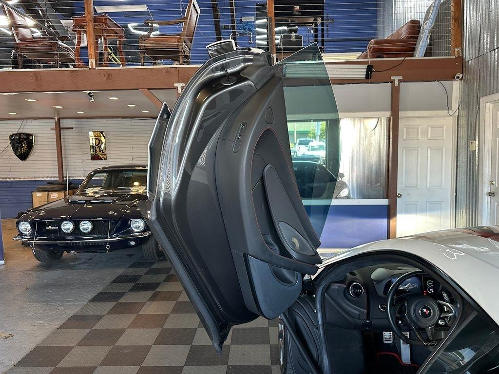 McLaren 570s Base 2016