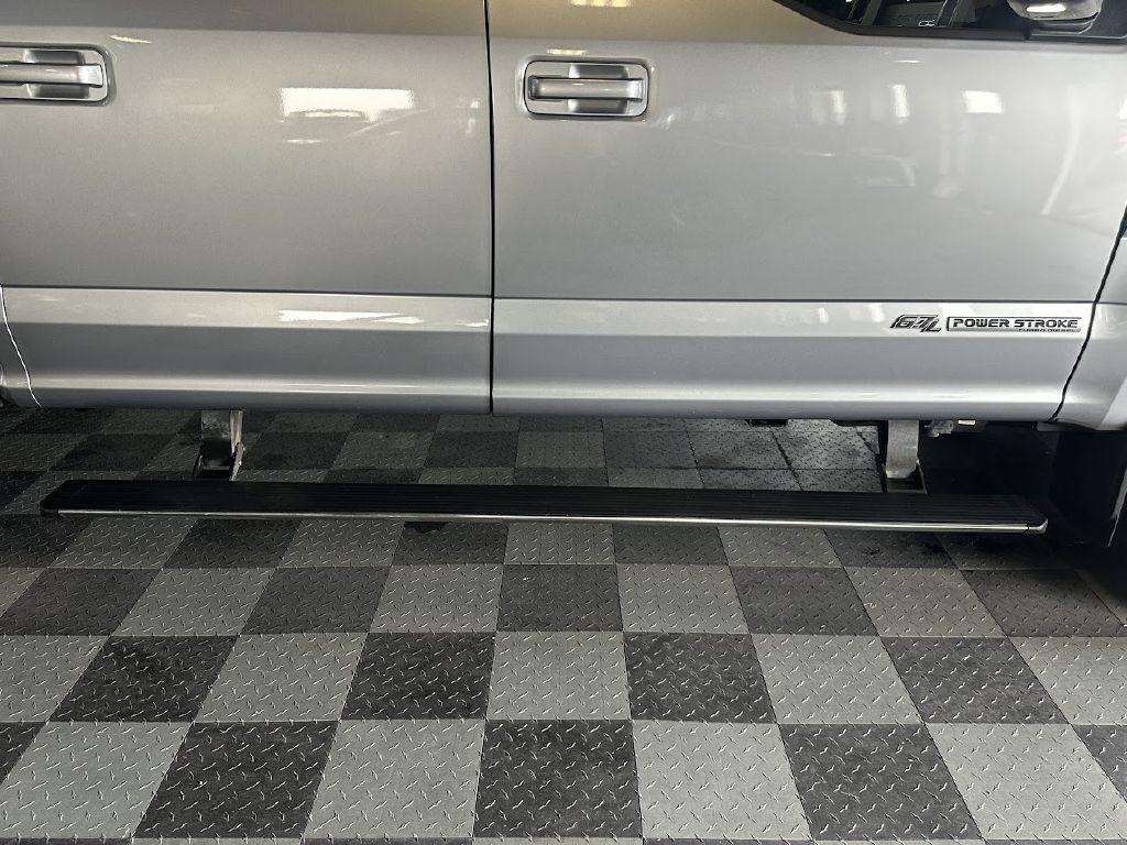 Ford F-350 SD Lariat Crew Cab 4WD 2022