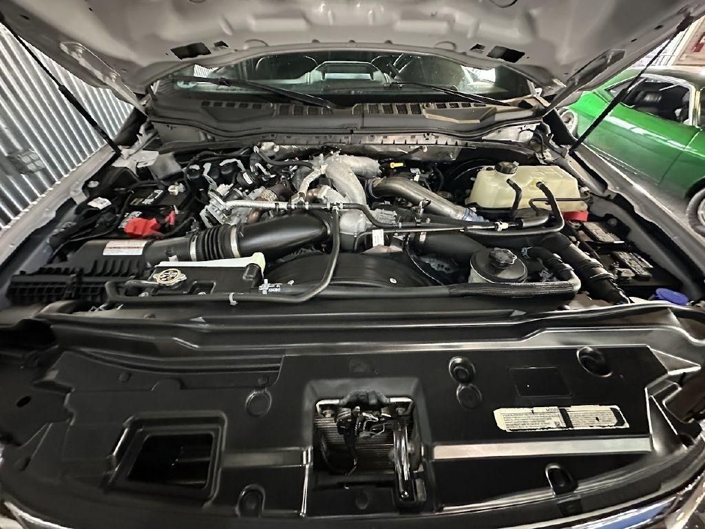 Ford F-350 SD Lariat Crew Cab 4WD 2022