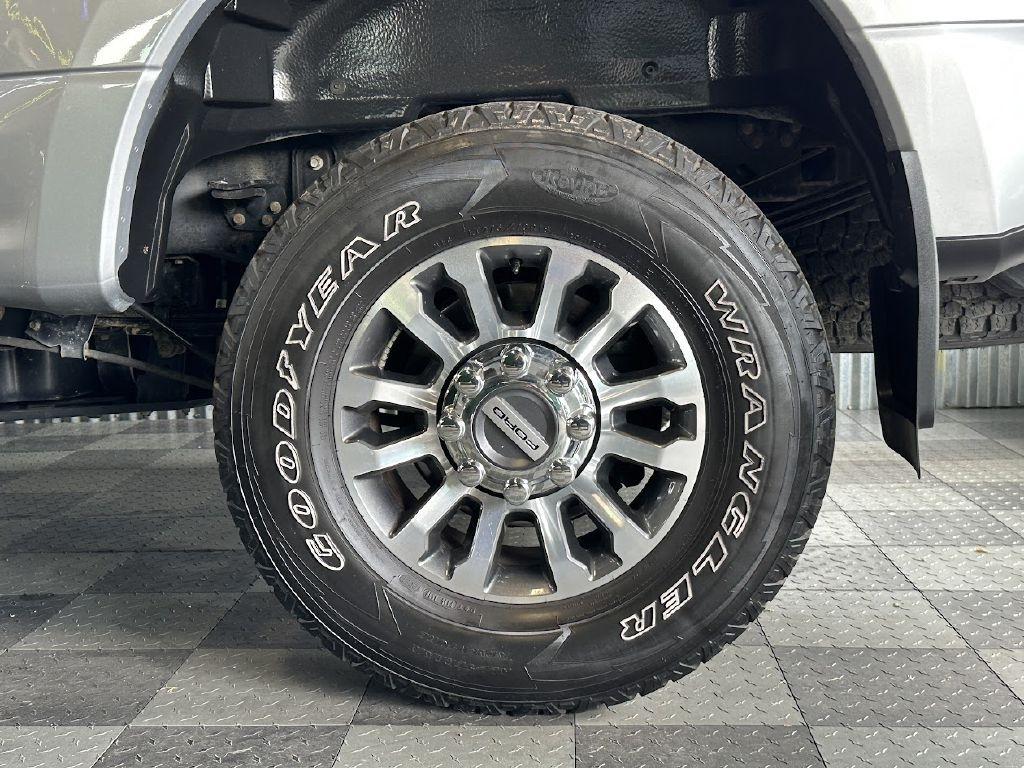 Ford F-350 SD Lariat Crew Cab 4WD 2022