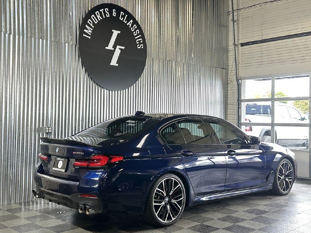 BMW 5-Series M550i xDrive 2021