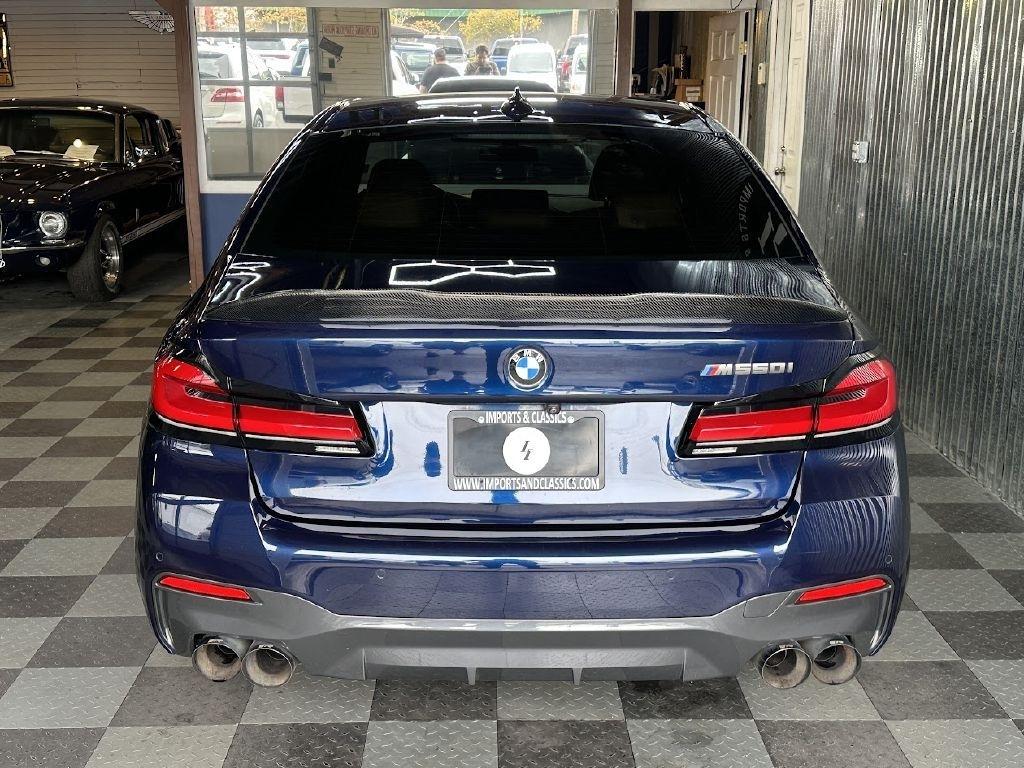 BMW 5-Series M550i xDrive 2021