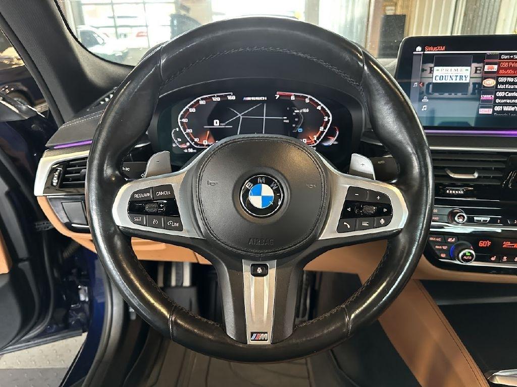 BMW 5-Series M550i xDrive 2021
