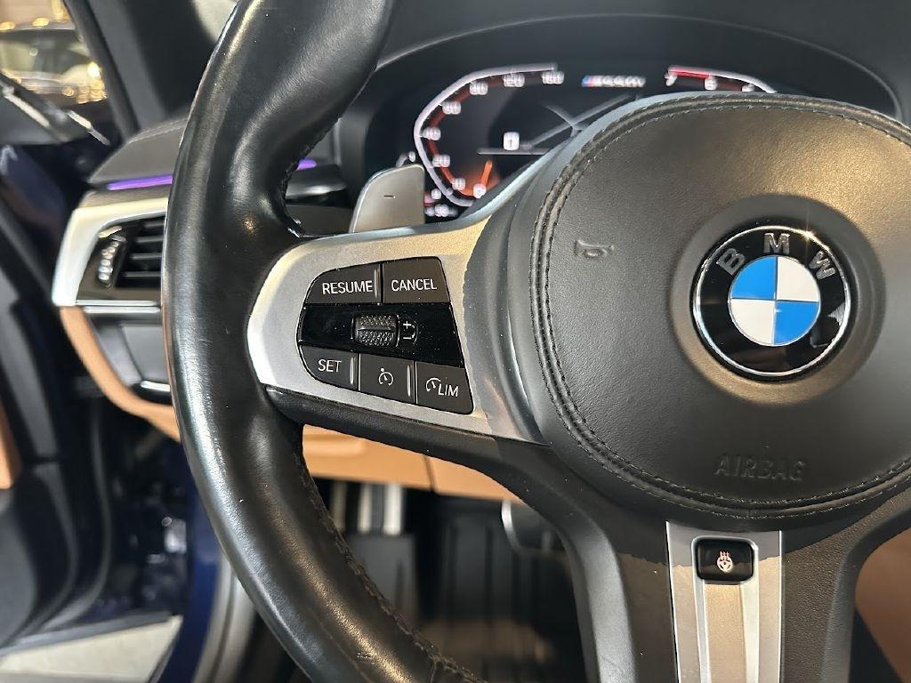 BMW 5-Series M550i xDrive 2021