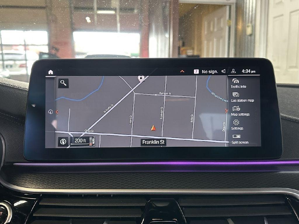 BMW 5-Series M550i xDrive 2021