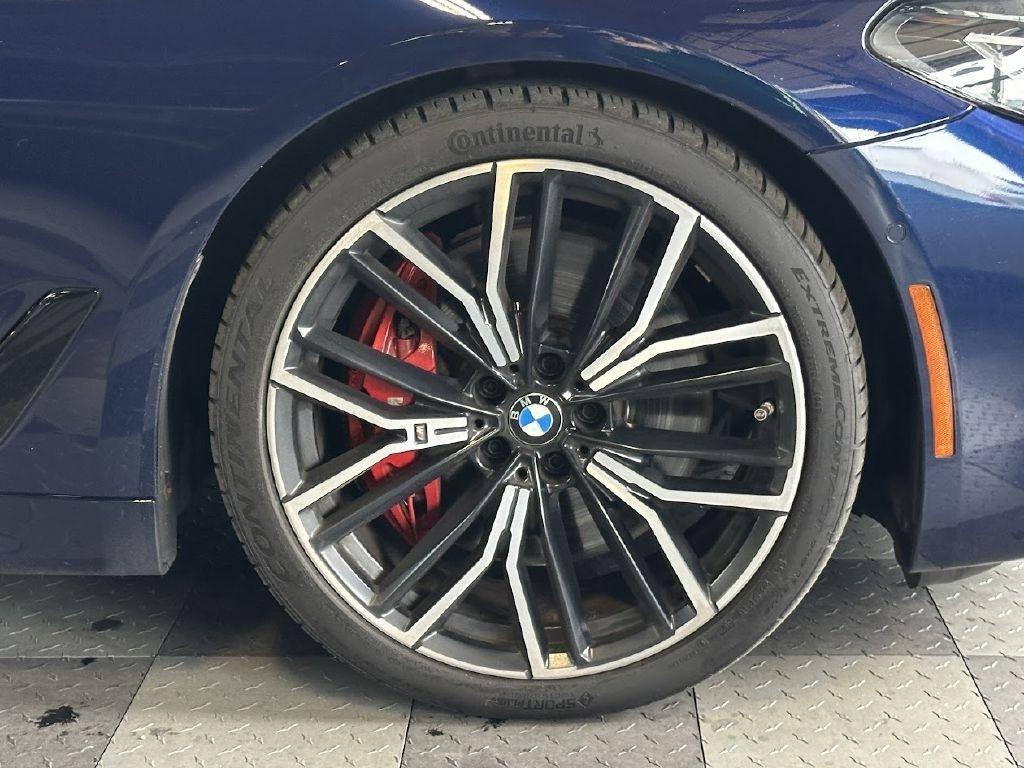 BMW 5-Series M550i xDrive 2021