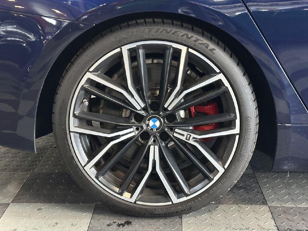 BMW 5-Series M550i xDrive 2021