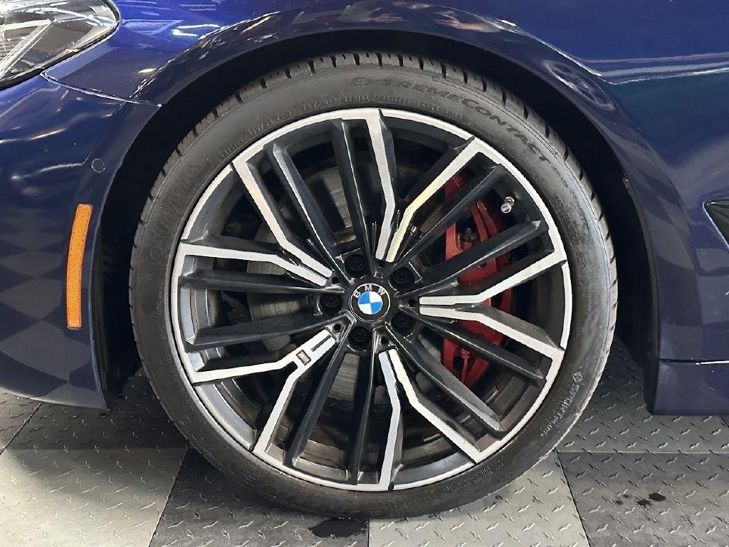 BMW 5-Series M550i xDrive 2021