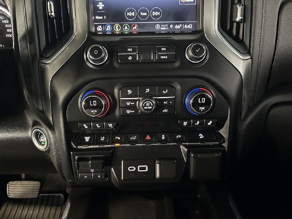 Chevrolet Silverado 2500HD LTZ Crew Cab Long Box 4WD 2021