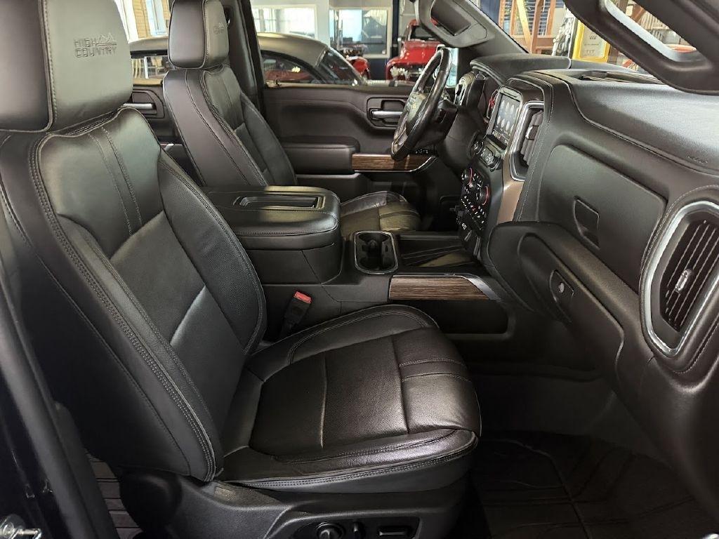 Chevrolet Silverado 1500 High Country Crew Cab 4WD 2021