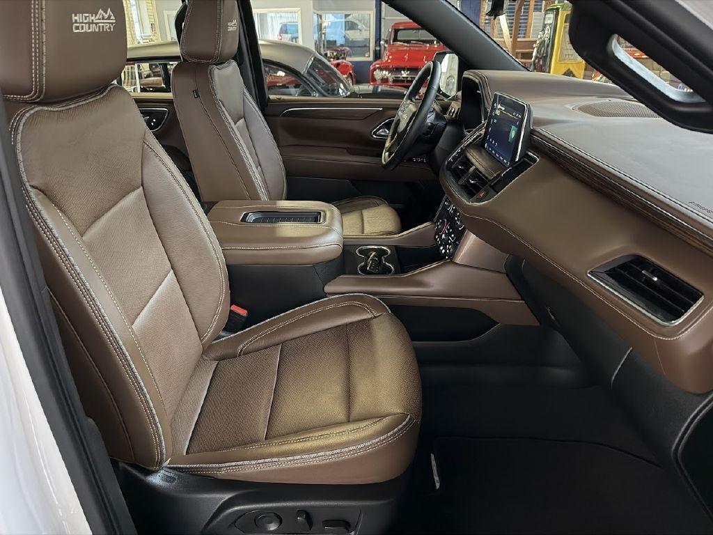 Chevrolet Suburban High Country 4WD 2023