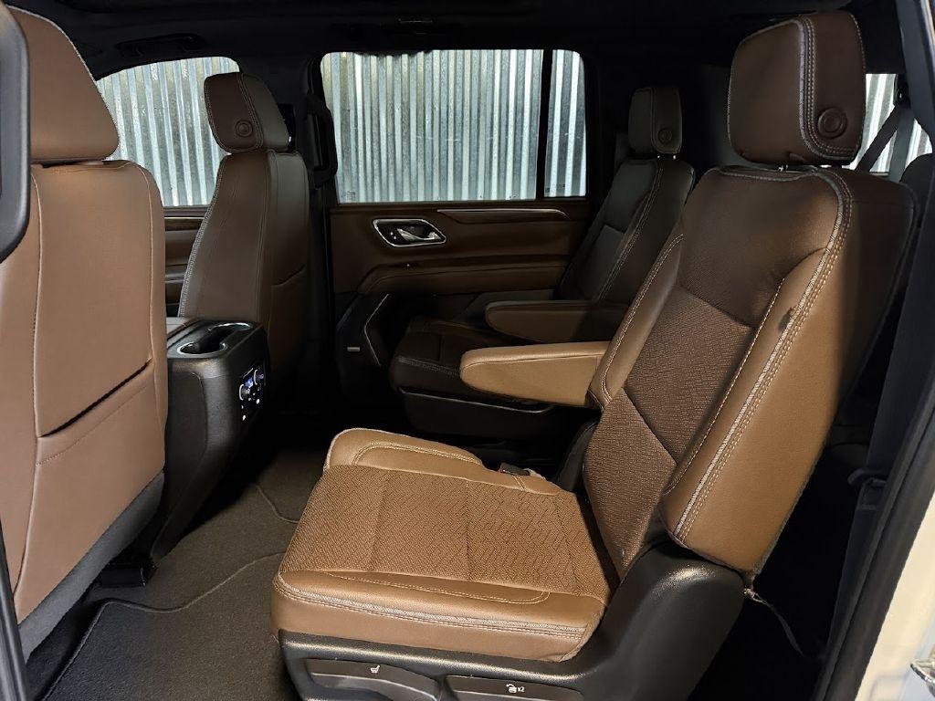 Chevrolet Suburban High Country 4WD 2023