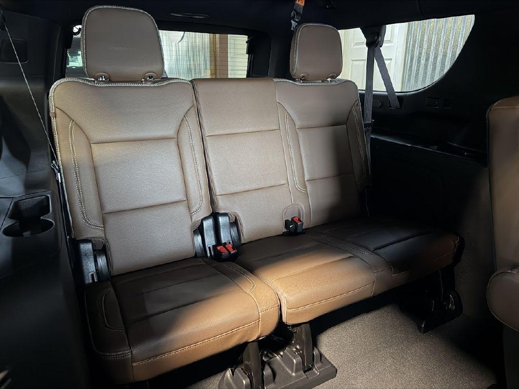 Chevrolet Suburban High Country 4WD 2023