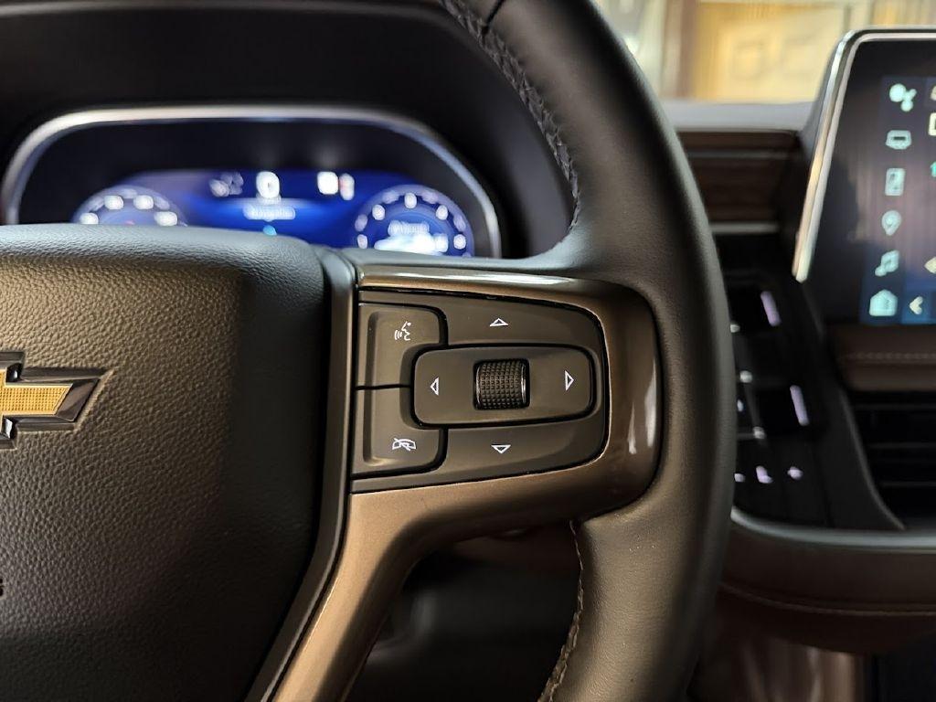 Chevrolet Suburban High Country 4WD 2023