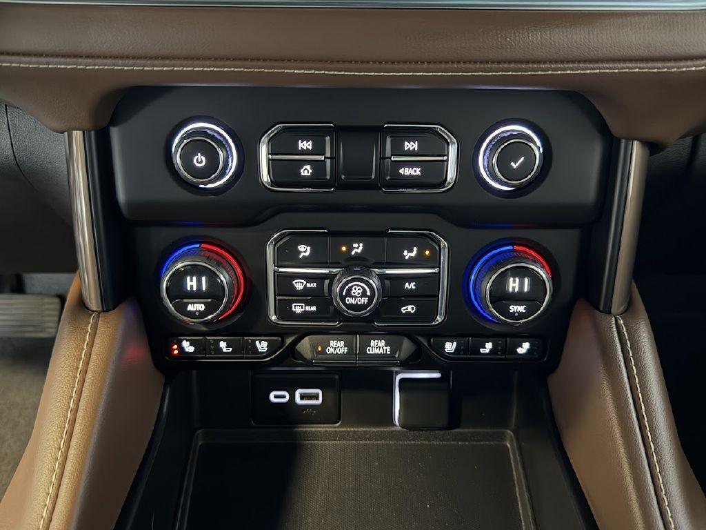 Chevrolet Suburban High Country 4WD 2023