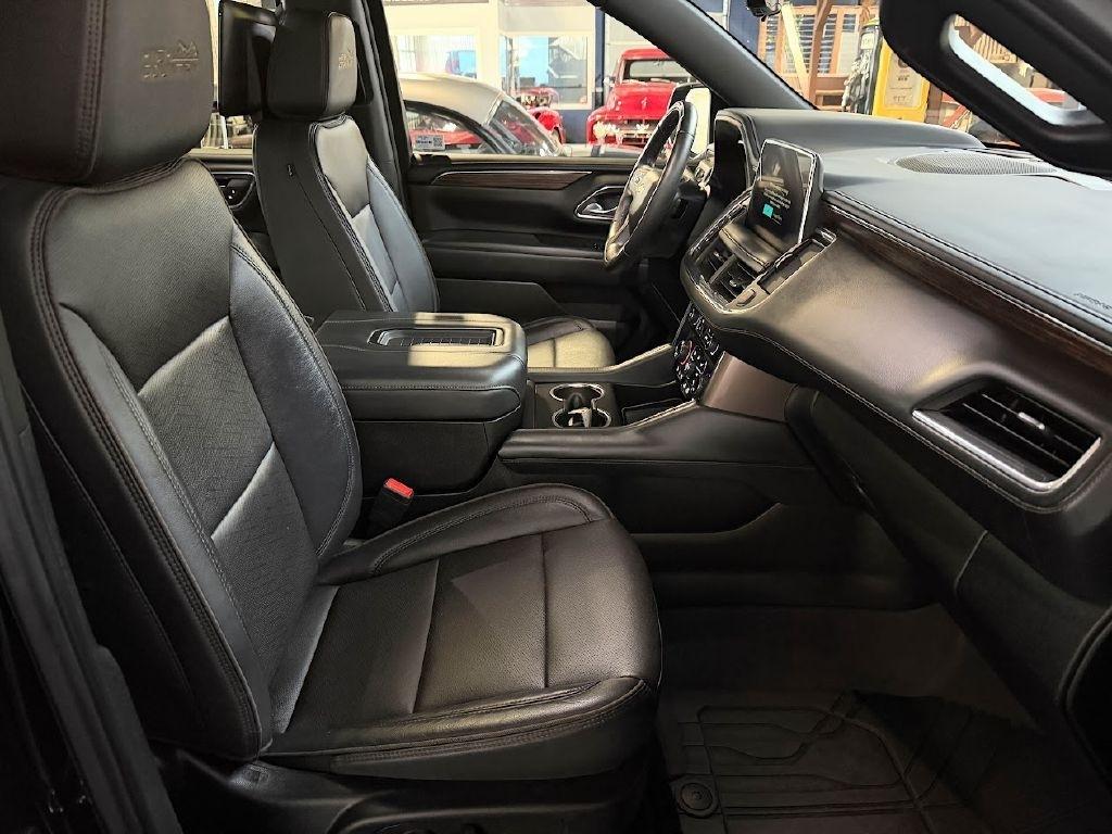 Chevrolet Suburban High Country 4WD 2023