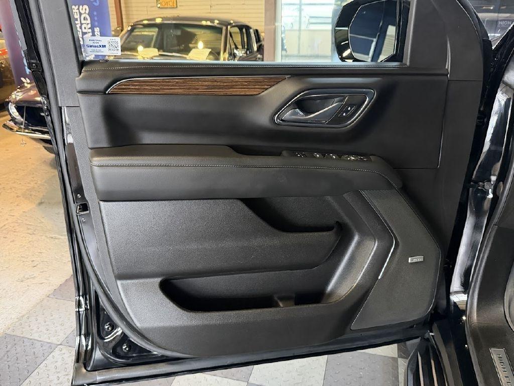 Chevrolet Suburban High Country 4WD 2023