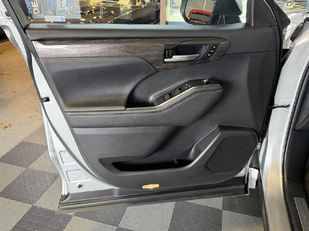 Toyota Highlander Platinum 2024