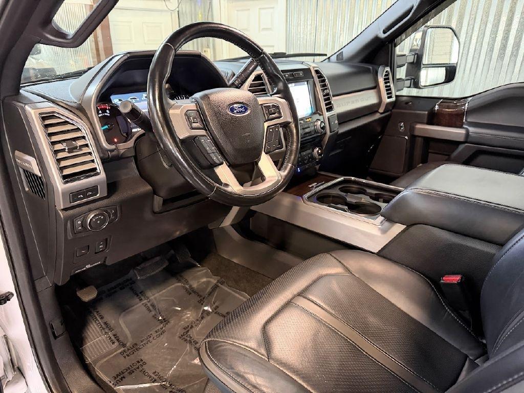 Ford F-350 SD Platinum Crew Cab 4WD 2017