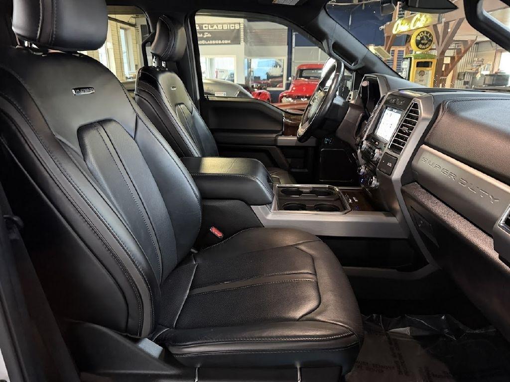 Ford F-350 SD Platinum Crew Cab 4WD 2017