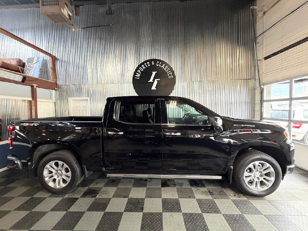Chevrolet Silverado 1500 LTZ Crew Cab 4WD 2022 Chevrolet Silverado 1500 LTZ Crew Cab 4WD 2022