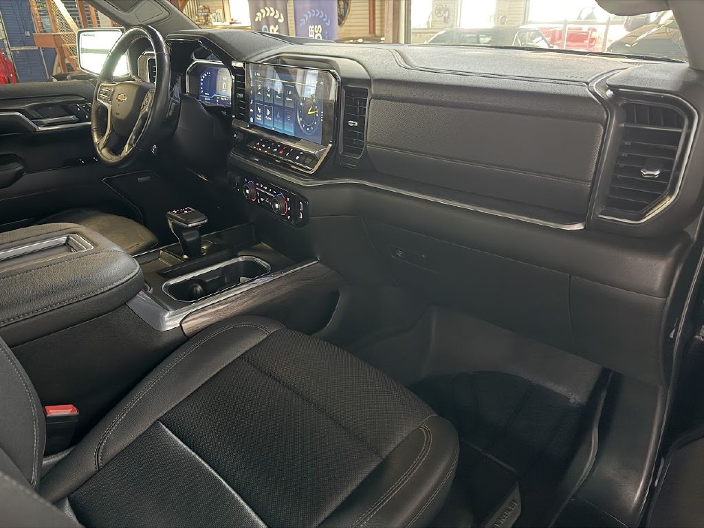 Chevrolet Silverado 1500 LTZ Crew Cab 4WD 2022 Chevrolet Silverado 1500 LTZ Crew Cab 4WD 2022